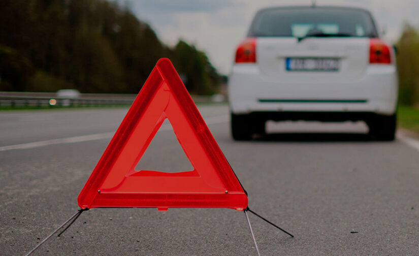 4 Artículos que No pueden faltar en el Kit de Emergencia del Coche